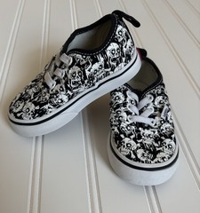 Vans Off the Wall Skull Print Toddler Size 5 Slip On Black White