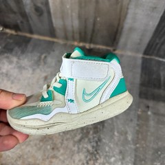 Nike Kyrie Sea Glass/Turquoise Infinity Sneakers DD0333-002 Kids Size 6C