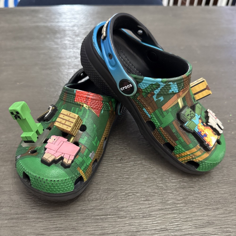 MINECRAFT CREEPER CLASSIC CLOG CROCS, Child’s Size 11.