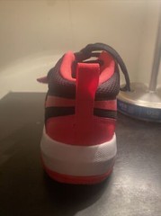 nike team hustle d8 size 5y