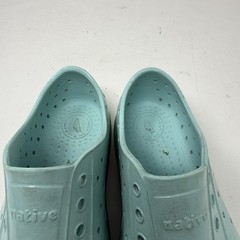 Native Jefferson Piedmont Blue Shell Minty Pearl Gloss Kids Junior Shoes Sz J1
