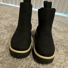 Unisex Adults Black Solid Chelsea Ankle Boots Round Toe Low Heel EU 36 US 4.5/5
