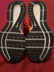 NIKE PEGASUS FLYKNIT ZOOM ALL OUT ORANGE/BLACK/UNVRY-RED GS SIZE 4Y(844979-800)