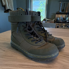 Dr. Martens Combs Tech Unisex Kids Combat Boots Green Leather Lace-Up US 2