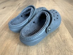 Crocs 203506 Classic Faux Fur Lined Gray Comfort Clogs Junior Kids Boys Size J2