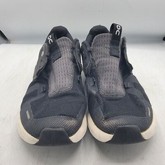 On Cloud Sky Running Kids Size 5.5 Black White Athletic Sneakers Shoes School