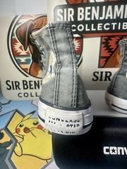 Converse High Top Youth Size 11 Chuck Taylor All-Star Sneakers 3J231