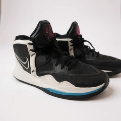 Nike Kyrie Infinity 8.5Y (Women’s 10 / Men’s 8.5) Basketball Shoes