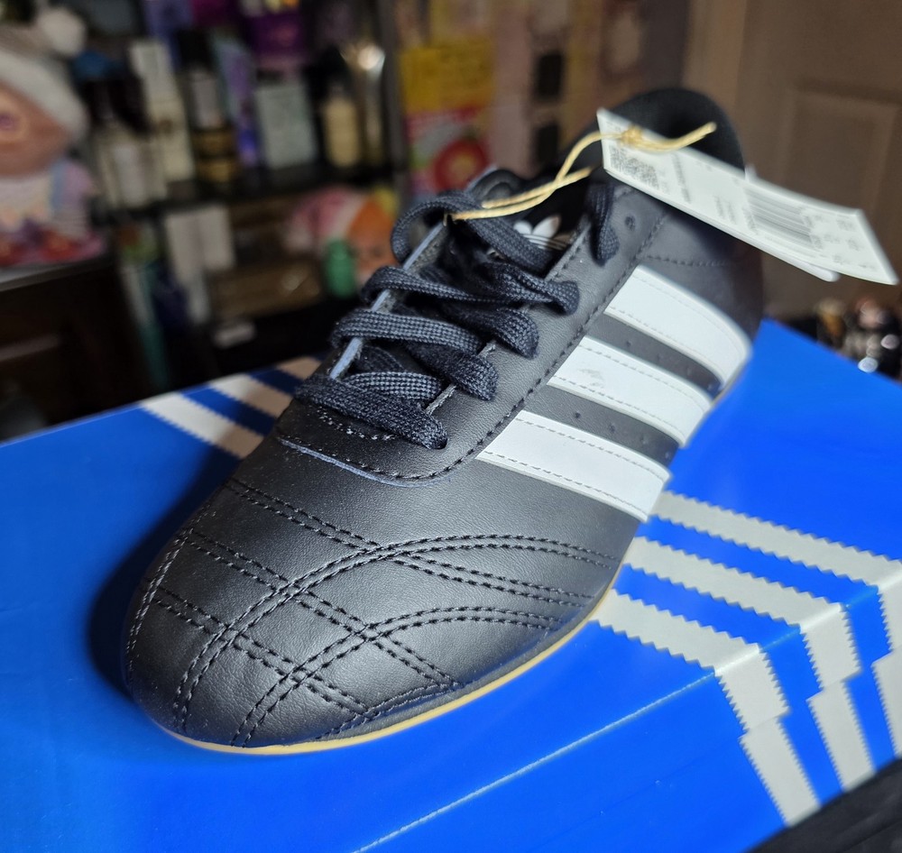 Adidas Taekwondo Size 4 Youth