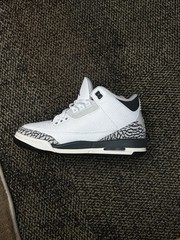 Size 7 (GS) – Jordan 3 Mid Hide N‘ Sneak