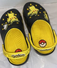 Kids‘ Crocs x Pokemon Pikachu Classic Clog Shoes J1 EUC