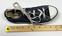 Converse Low Top Navy Youth Unisex Size 2 Casual Fashion Hipster Punk Retro