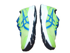 ASICS UNISEX RUNNING/ATHLETIC/TRAINING SNEAKS….SIZE 3.5….EXCELLENT CONDITION
