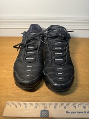 Nike Air Max Plus „Triple Black“ sneakers Youth Sz 5.5 CD0609-001 Retro