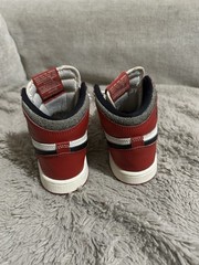 Size 1 (PS) – Jordan 1 Retro OG High Chicago Lost & Found
