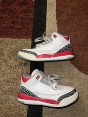 Size 1.5 (PS) – Jordan 3 Retro 2022 Mid Fire Red