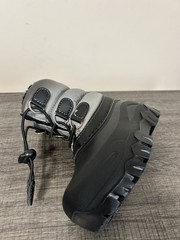 Members Mark Kids Size 7/8 Waterproof Insulated Snow Boots Unisex