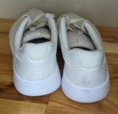 Nike Tanjun GS 7Y Triple White Sneakers 818384 111 Womens 8.5