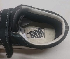 Vans Old Skool V size 9T Black and White Kids