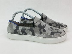 Kids Rothy’s Gray Camo Slip On Flat Sneaker Shoes Little Kids Size K4 4