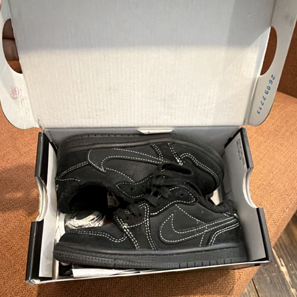 Travis Scott phantom Jordan 1 low toddler Unisex Sneakers 9C