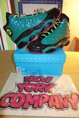 Air Jordan 13 Retro DB BG „Doernbecher“ Emd Gn/Vlt Ic-Bk-D Pk 836788 305 sz 3.5Y