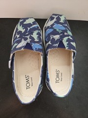 TOMS Shark Pattern Canvas Slip On Shoes Size 10 Kids