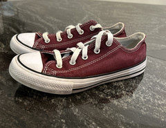 Converse Chuck Taylor All Star Maroon Canvas Low Top Youth Sneakers Size 2 kids