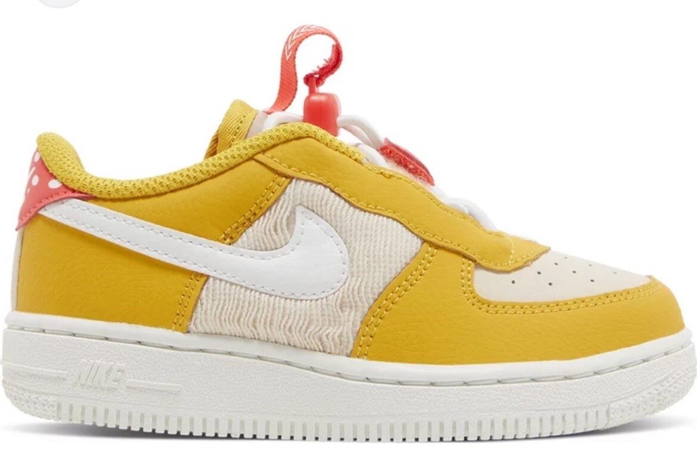 NIKE Air Force 1 Toggle SE Size 8 Child Ochre Summit White Pearl