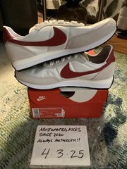 DS 2021 Nike Waffle Trainer 2 White Gym Red Black Grade School Sz 6Y