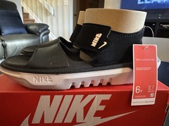 Nike Playscape Big Kids Sandal Black/White Size 6Y