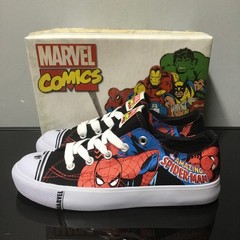 Marvel Comics Kids Canvas Sneakers Size 2Y Low Top Amazing Spider-Man
