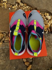 Youth Nike Sneaker AT4662-403 Flexrunner Size 6.5 Youth Pink/Blue/Gray