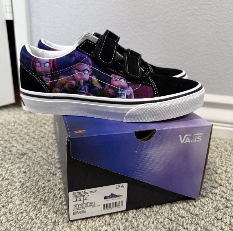 Vans K-pop Demon hunters Old Skool Little Kids Size 2.5Y