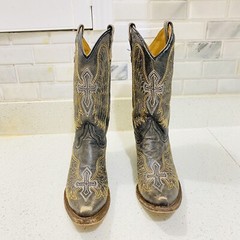 Corral Teen A1029 Youth 4.5T Distressed Black Leather Wings Cross Snip Toe Boots