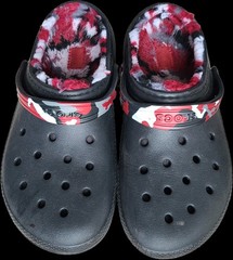 Crocs Classic Lined Clogs Size J6 Big Kids Black Red White Camo Lining EUC GREAT