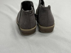 Old Navy Gray Suede Bootie Ankle Boots Kids Size 12 Zip Casual Fall Winter