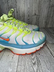 Nike AirMax Plus Spring Colors ‘Big Kids’ Sz. 7Y Unisex✨
