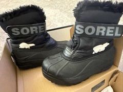 Sorel Youth Size 12 Snow Commander Boot