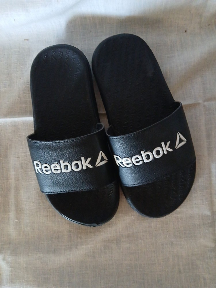 Reebok Youth Black Slides US size 2