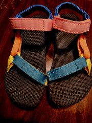 Teva Kids Original Universal Sandals with Blue, Pink, Yellow, Teal, Orange Si 3