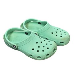 Crocs Classic Clog Junior’s Size J6 Mint Green Slip On Water Shoes Unisex