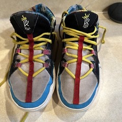 Size 5.5Y (GS) – Nike Kyrie Flytrap 6 SE Mid Black Multicolor Basketball Shoe