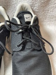 NIKE ROSHE ONE (PS) 749427-021 BLACK/SILVER-WHITE size 3 why? preowned