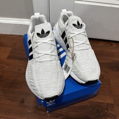 Adidas Swift Run 22 Low White Grey – GW8179 Big Kids GS size 6,6.5 New with Box