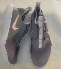 Nike Flex Runner Unisex Kids Slip-On Low Top Sneakers US 7 Gray/Pink/White