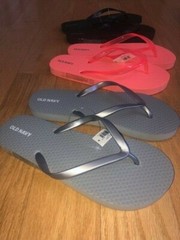 Old Navy Kids Classic Flip Flops Black, Silver, Melon Sizes12/13, 1/2, 3/4, 5/6