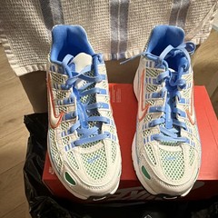 Nike IB7729-121 White/Blue/Green/Orange Low Top Sneakers Unisex Kids 7Y
