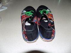 TRIPLE HERO MARVEL CANVAS LACE UP SNEAKERS SIZE 2 BOY’S EUC