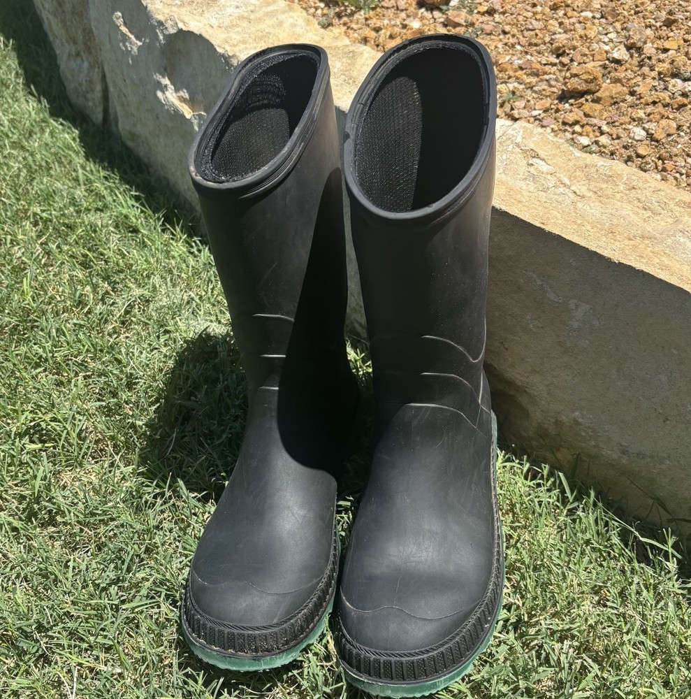 Black Rubber Rain Work Boot Waterproof Youth Size 8 USA, Thick Green Tread